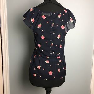 - Abercrombie Short Sleeve Blue Floral & Lac…